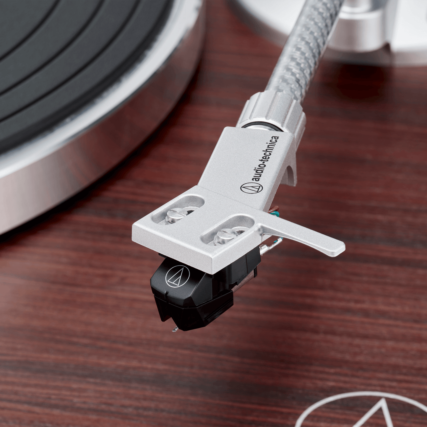 Audio-Technica AT-LPW50BTRW Manual Belt-Drive Turntable (Wireless & Analogue)