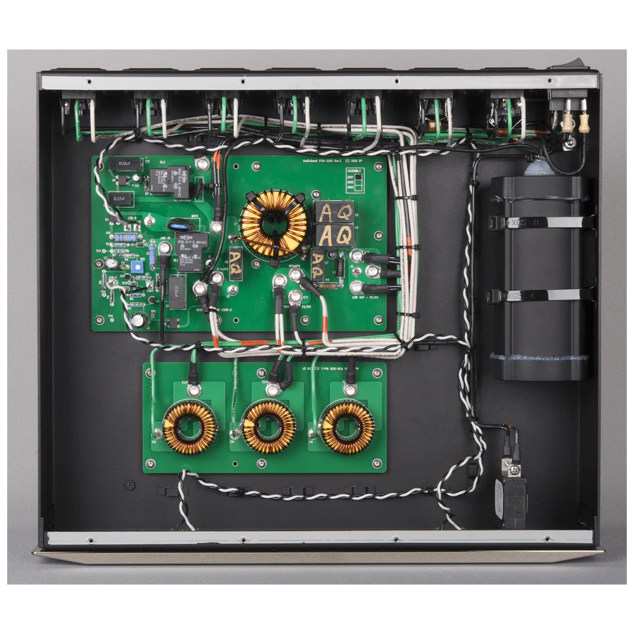 AudioQuest Niagara 3000 w/ Linear Noise-Dissipation Non-Sacrificial Surge Protection