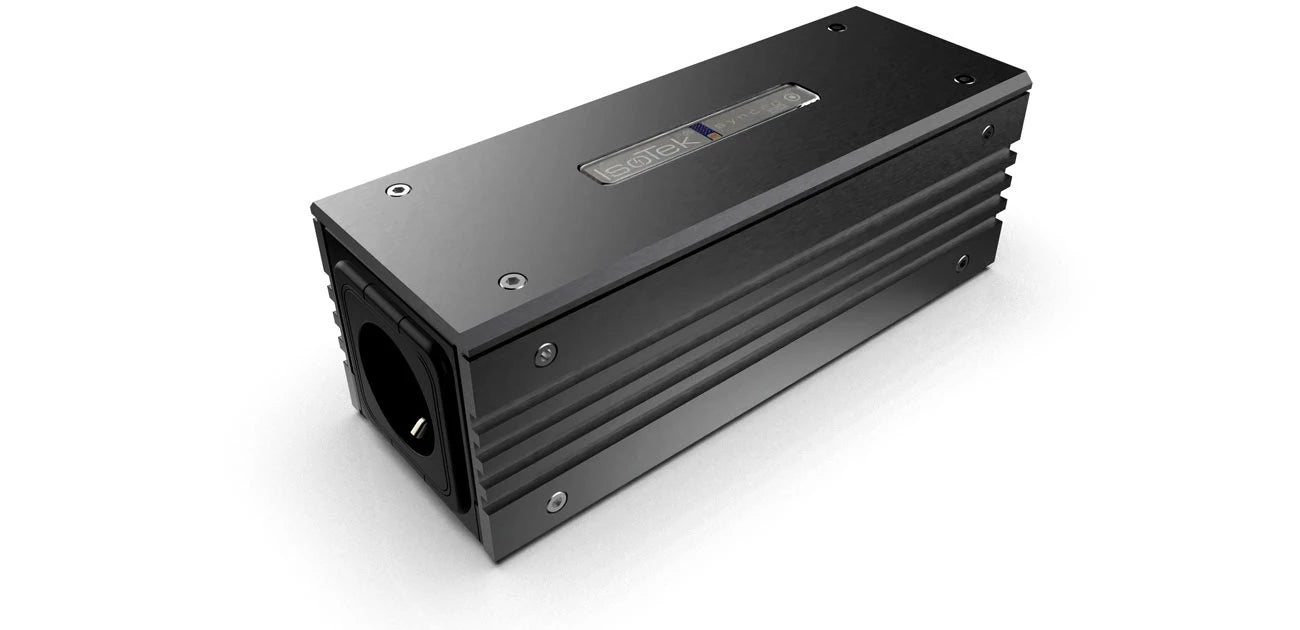 IsoTek EVO3 Syncro UNI Sine Wave Rebalancing Power Conditioner