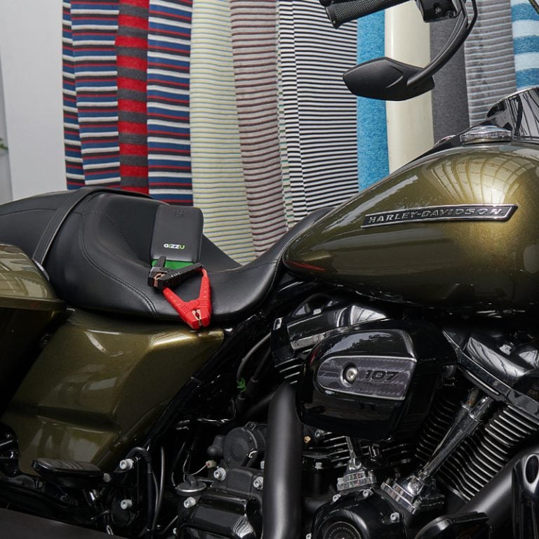 Gizzu 1000A Jump Starter 10400mAh – Black